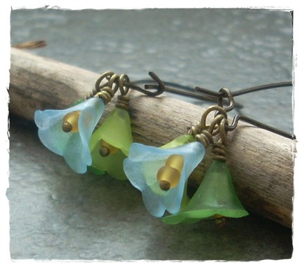 Rainforest Blossom Bouquet Earrings by Eighthnote Rainforest Blossom Bouquet Earrings by Eighthnote